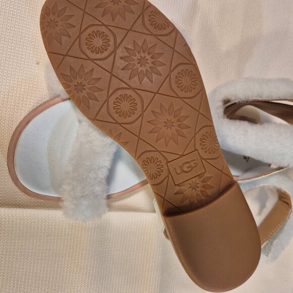 UGG nwot sandals - Picture 3 of 9